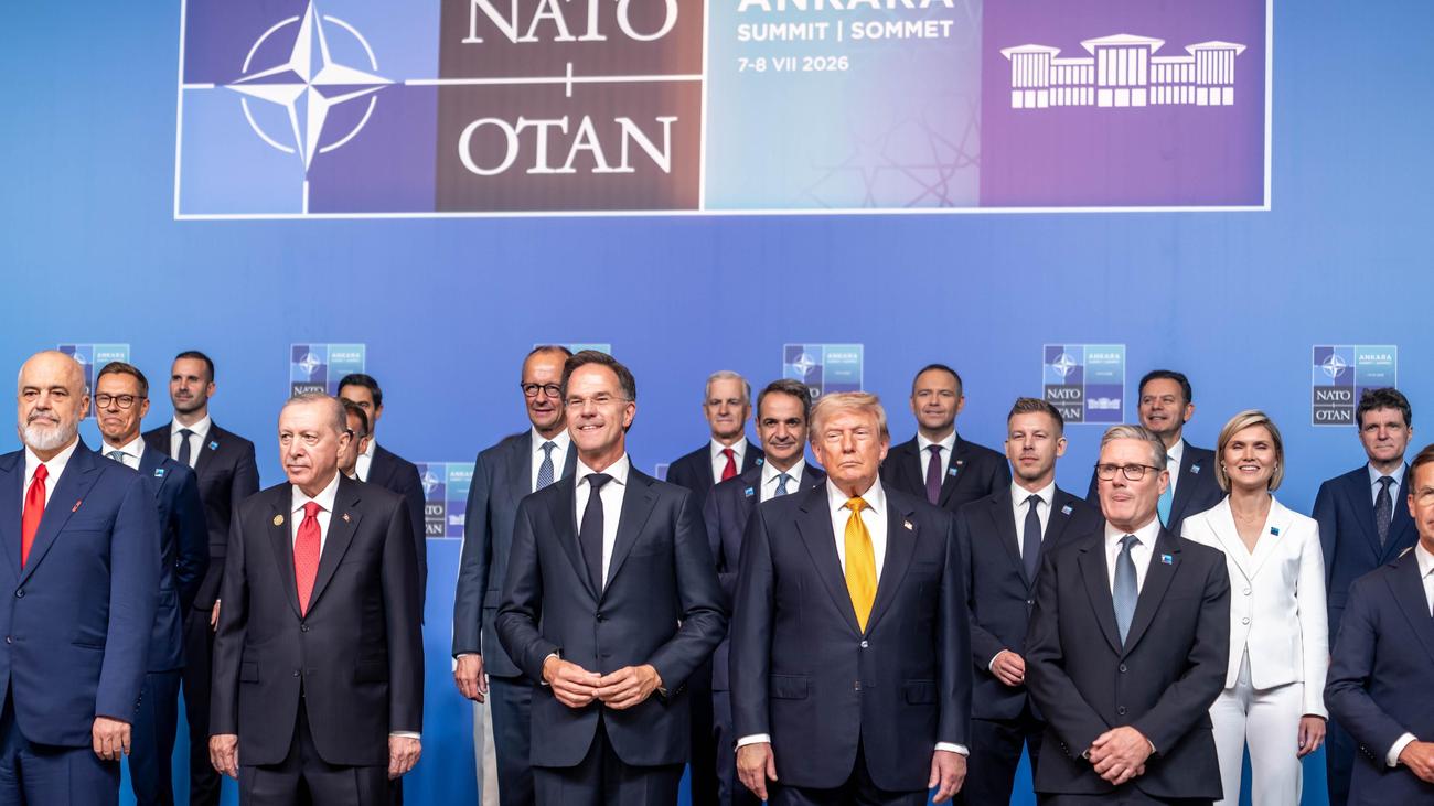 Nato-Gipfel in Ankara: Erdoğan schenkt Staats- und Regierungschefs Revolver