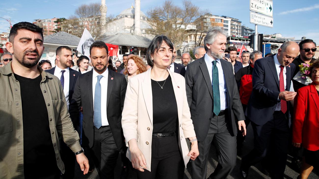 Sinem Dedetaş: Bürgermeisterin in Istanbuler Bezirk Üsküdar festgenommen