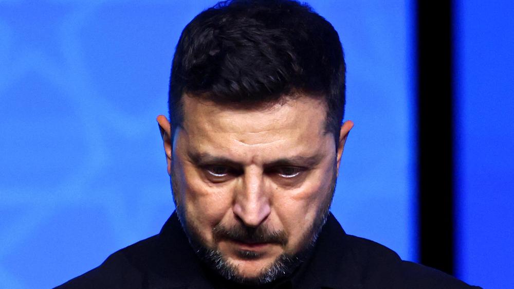  Mit dem populistischen Talent von Wolodymyr Selenskyj konnte sich in der ukrainischen Politik lange niemand messen. Doch nach sieben Jahren im Amt wird sein Gespür für die öffentliche Meinung erkennbar schwächer.