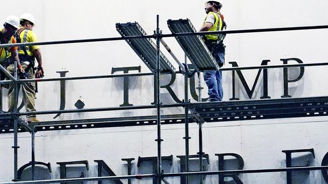 Der US-Überblick am Morgen: Trumps Name soll wieder an das Kennedy Center, Zölle auf Drohnen