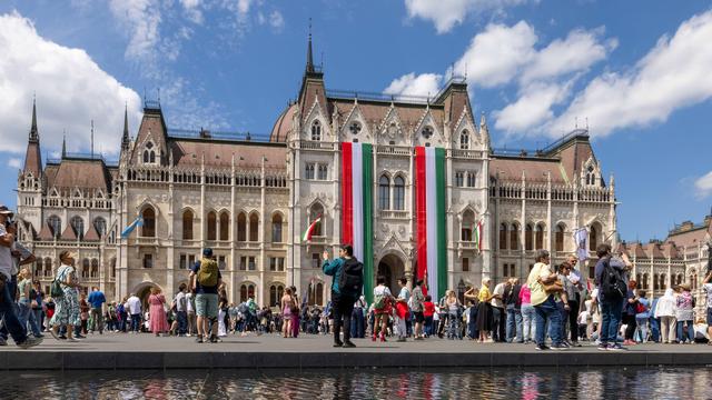 András Baka: Ungarns Regierungspartei nominiert Orbán-Kritiker als Präsidenten