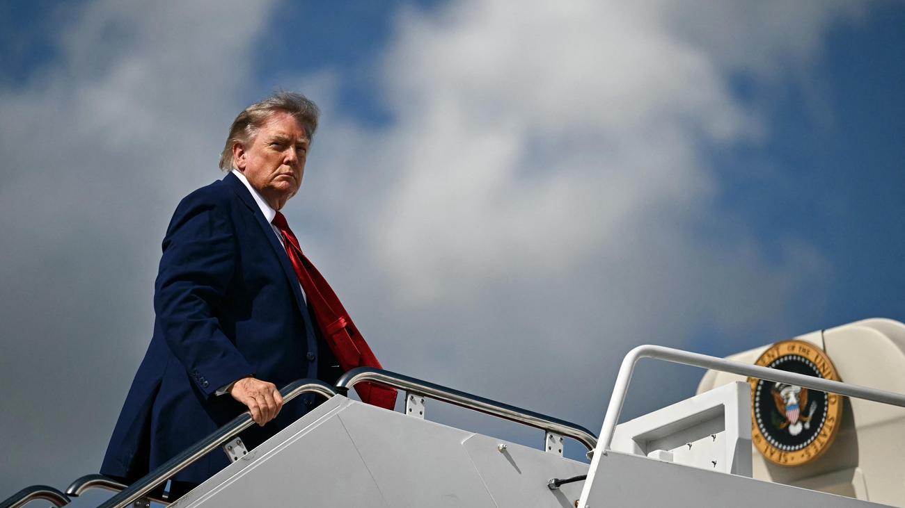 US-Präsident: Trump bestätigt heimlichen Flugzeugwechsel in Catering-Fahrzeug