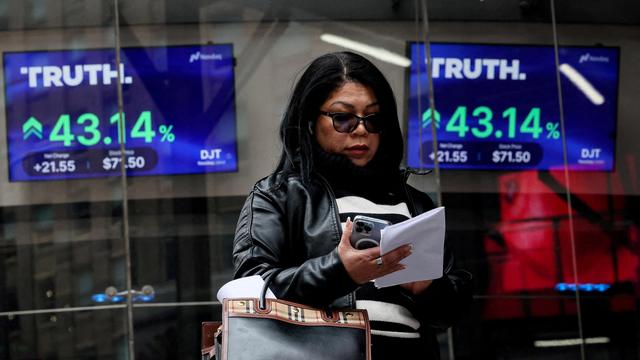 Donald Trump: Organisationen verklagen Trump wegen Premiumzugang zu Onlinedienst