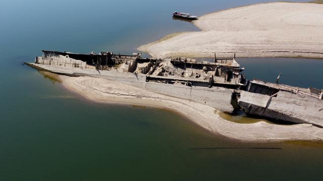 Dürre an der Donau: Dürre legt deutsche Weltkriegsschiffe im Donaubett frei