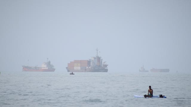 Irankrieg: Frachtschiff in Straße von Hormus angegriffen