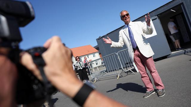 Nachwahl im Wahlkreis Clacton: Rechtspopulist Nigel Farage wieder ins britische Parlament gewählt