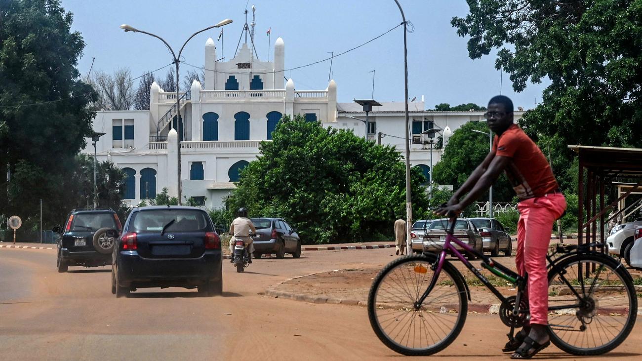 Unruhen im Niger: Schwere Gefechte in Nigers Hauptstadt Niamey