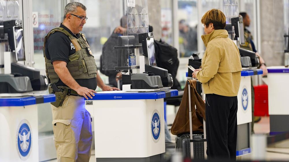 US-Visa-Entzug Donald Trump US-Regierung Visa-Verstöße Geburtstourismus