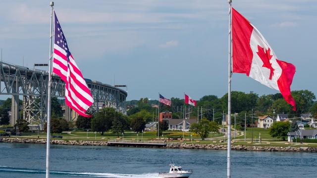 Handelsstreit: USA verhängen Einfuhrverbot für Milchprodukte und Alkohol aus Kanada