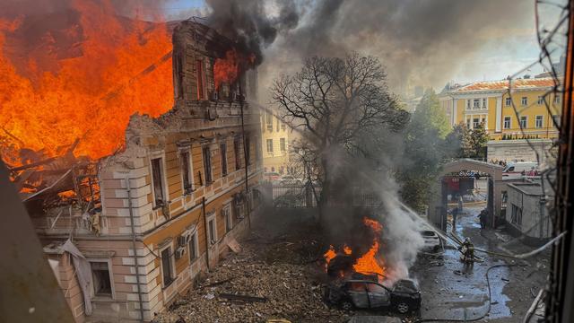 Krieg gegen die Ukraine: Akademie der Wissenschaften in Kyjiw nach Angriff in Flammen