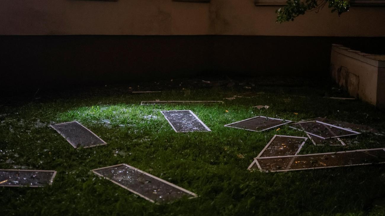 Ukraine war: Ukraine reports two dead in Russian attack on Kyiv
