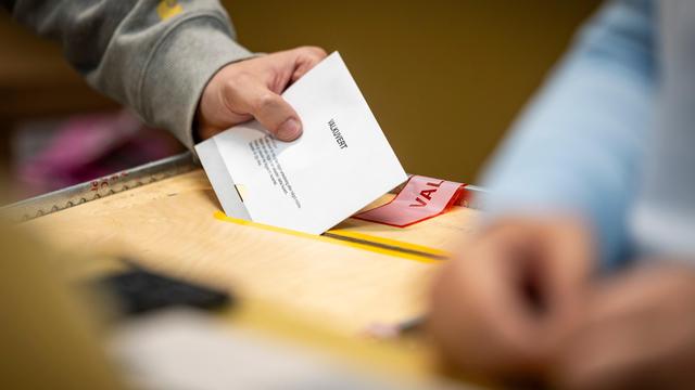 Parlamentswahl in Schweden: Sozialdemokraten liegen laut Wahlbefragungen vor Konservativen