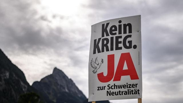 Referendum: Schweizer entscheiden über stärkere Neutralität