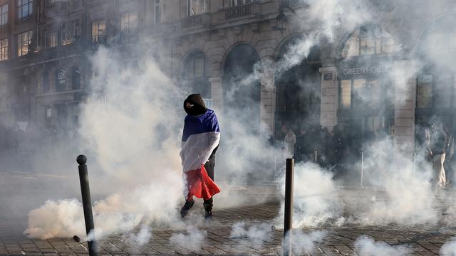 Proteste in Frankreich: Mehrere französische Städte verhängen nächtliche Ausgangssperren