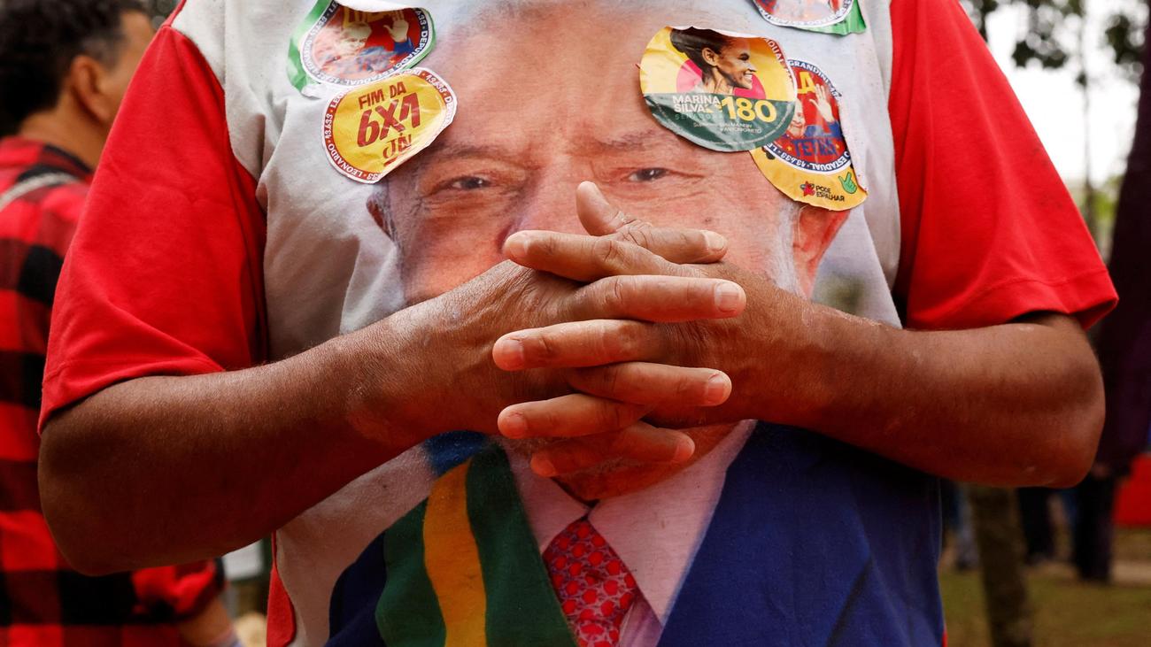 Brazil Election 2026: Lula vs. Bolsonaro's Son Flávio