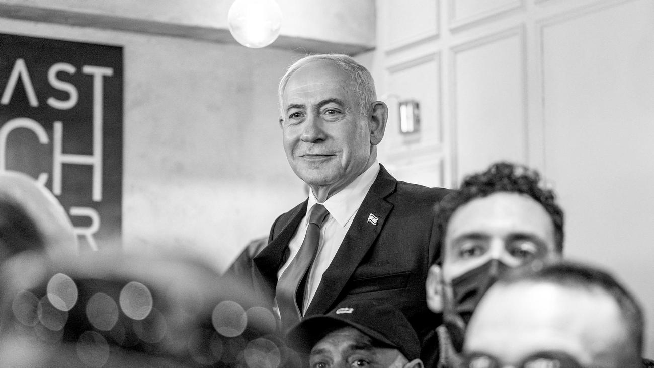 Political Podcast: “Netanyahu Embodies a Hysterical Israel”