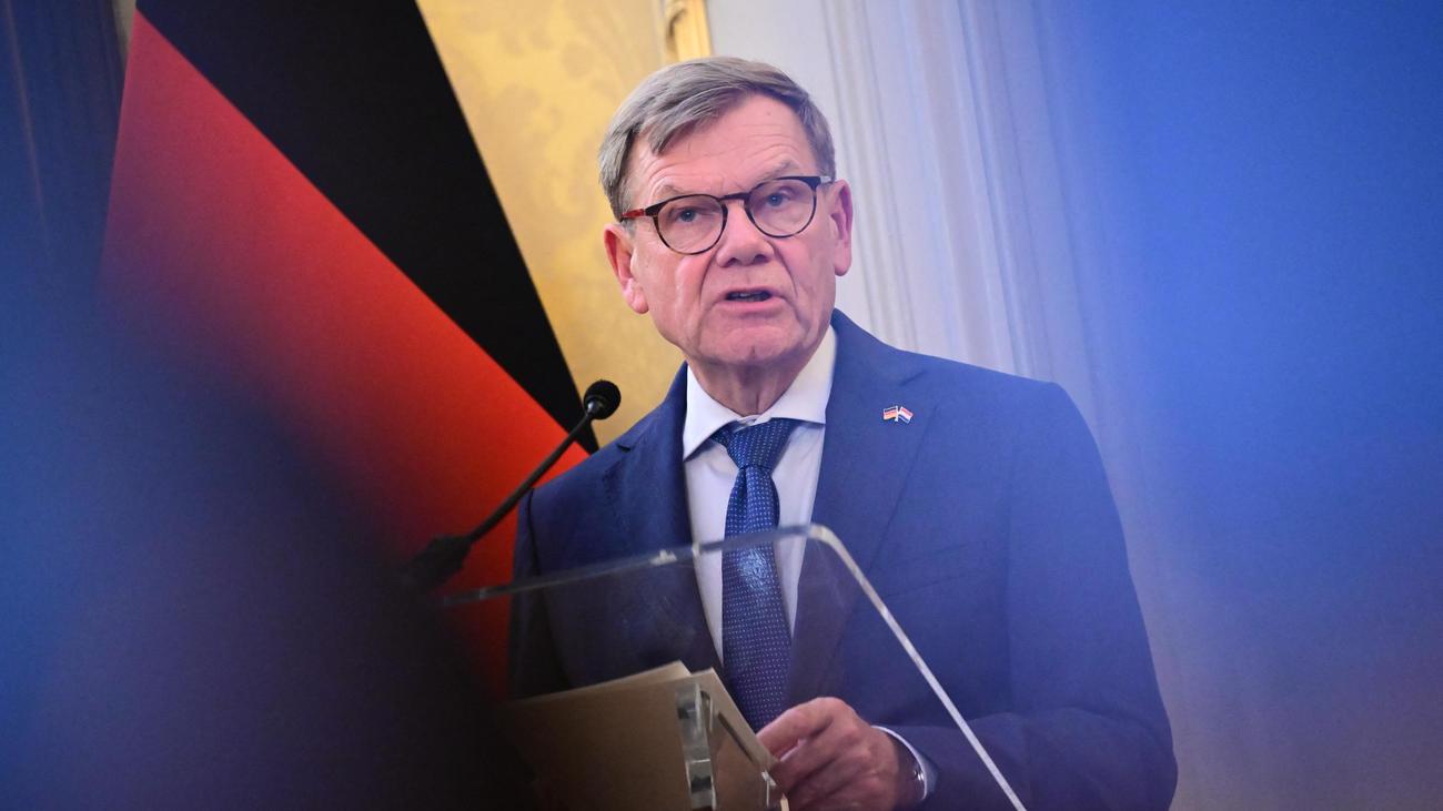 Russland: Johann Wadephul wirft Wladimir Putin brutale Zermürbungstaktik ...