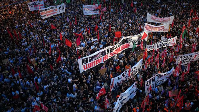 Wohnungskrise in Spanien: Zehntausende protestieren in Barcelona gegen Wohnungsnot