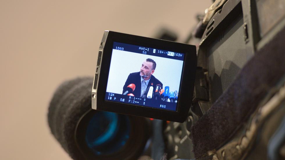 Pegida-Demonstration: Pegida-Organisator Lutz Bachmann während einer Pressekonferenz in Dresden