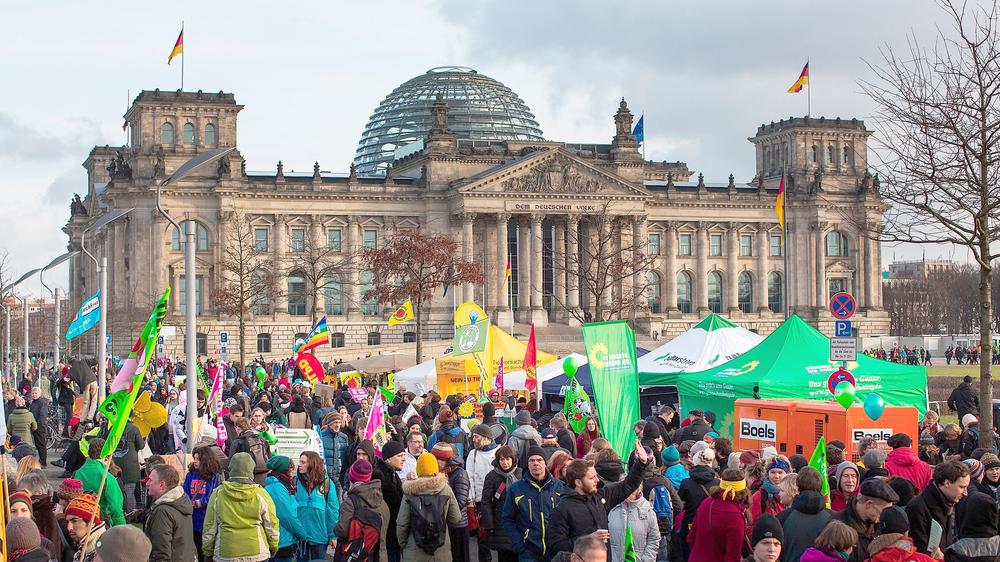 Freihandelsabkommen: Politik, Freihandelsabkommen, TTIP, Bundesverfassungsgericht, Freihandelsabkommen, Grundgesetz