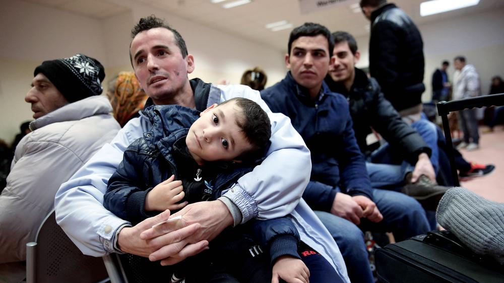 Gesellschaft, Flüchtlinge, Flüchtling, Bayern, CSU, Horst Seehofer, Asylrecht, Rechtsextremismus