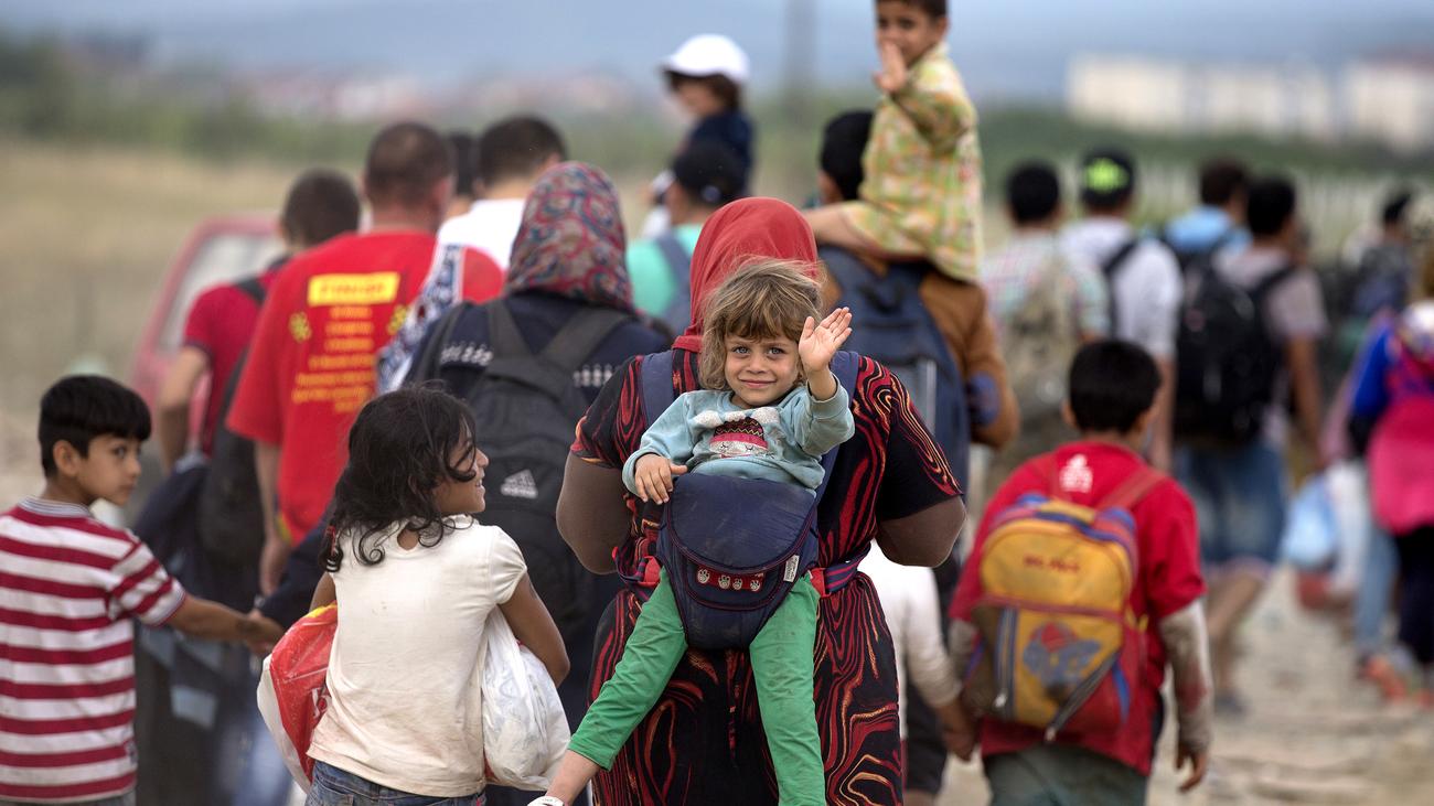 Asylbewerber Koalition Beschließt Milliardenpaket Für Flüchtlingshilfe Zeit Online 