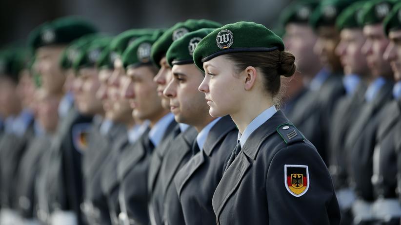 Sicherheitspolitik: Bundeswehr Soll Für Einsätze Im Innern üben | ZEIT ...