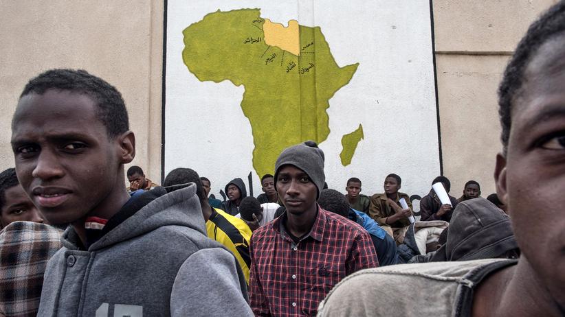EUAfrikaGipfel UNHCR will Flüchtlinge aus libyschen Lagern nach
