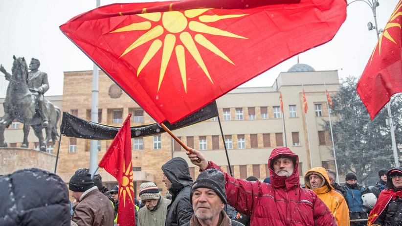 Mazedonien: Eine Demonstration gegen die Namensänderung vor dem mazedonischen Parlament, am 9. Januar 2018