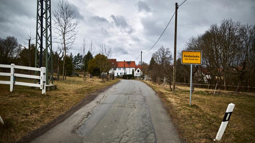 Kleinbockedra: 17 bewohnte Häuser. 36 Einwohner. Davon aus Westdeutschland: null.