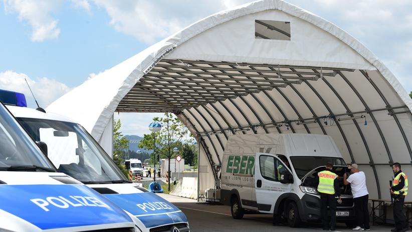 Migration: Eine Kontrollstation nahe der bayerischen Stadt Kiefersfelden