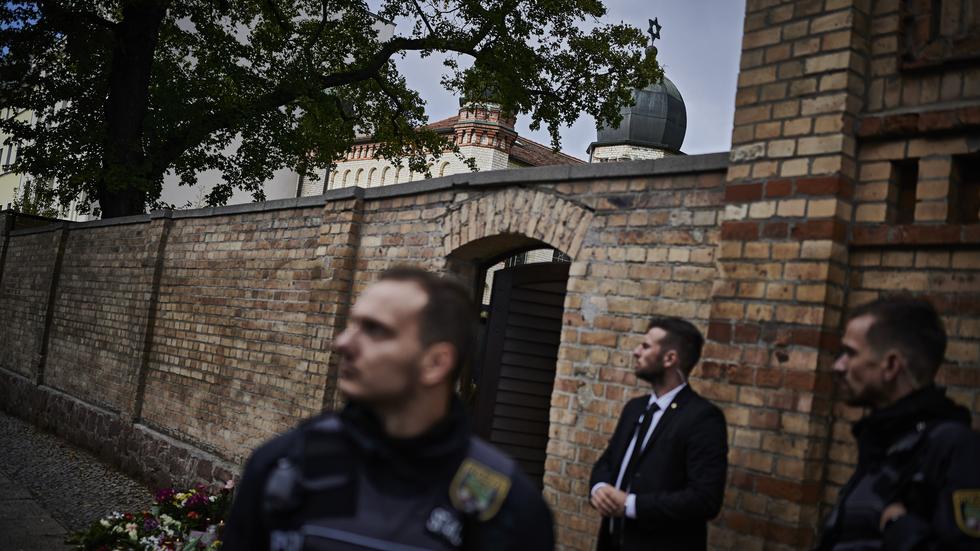 Maßnahmenpaket gegen Rechtsextremismus: Die Synagoge in Halle am Tag nach dem Anschlag