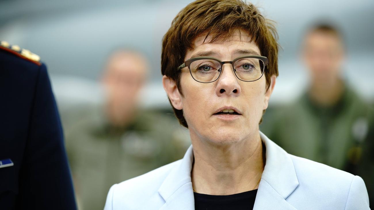 Annegret Kramp Karrenbauer Wer Das Nicht Will Soll Zur Fremdenlegion Gehen Zeit Online