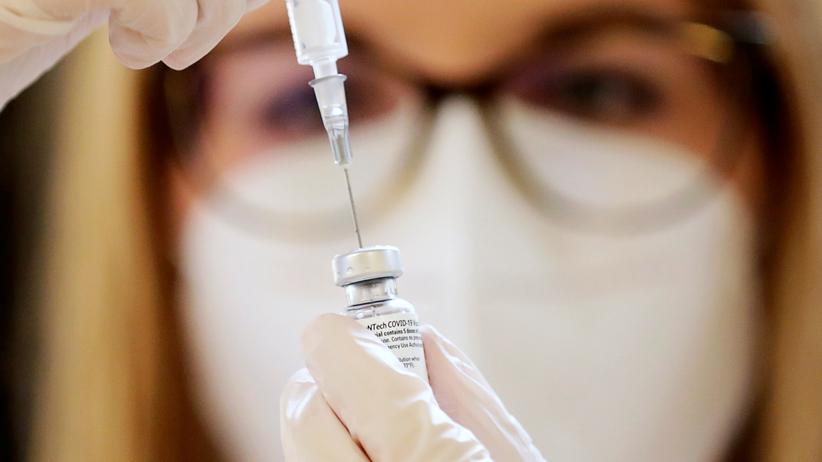 Corona-Impfung: Union und SPD erwägen Verbot von Privilegien für Geimpfte