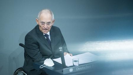 Corona Pandemie Wolfgang Schauble Will Massvolle Entscheidung Bei Corona Gipfel Zeit Online