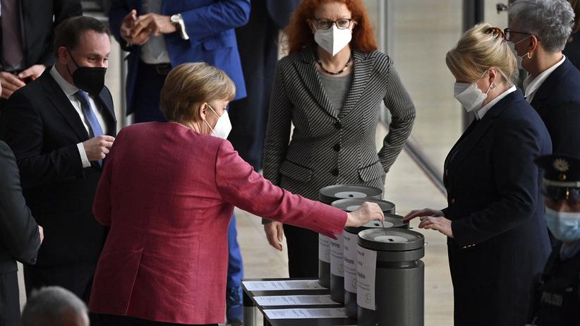Corona-Notbremse: Bundestag beschließt bundesweite Corona-Notbremse
