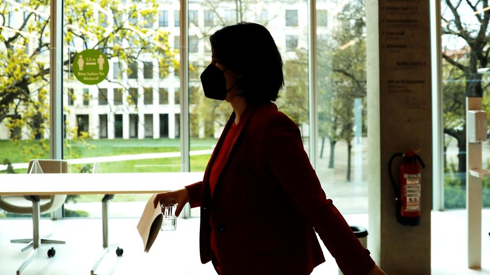 Annalena Baerbock: 25.000 Euro hatte sie in den vergangenen Jahren nicht gemeldet: Jetzt spricht Annalena Baerbock von einem "Fehler".