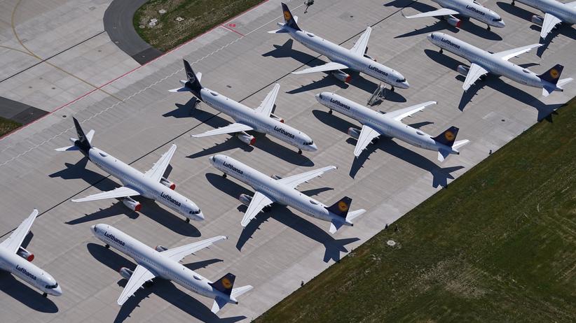 Flugverkehr: Armin Laschet kritisiert Kurzstreckenverbot als "typisch