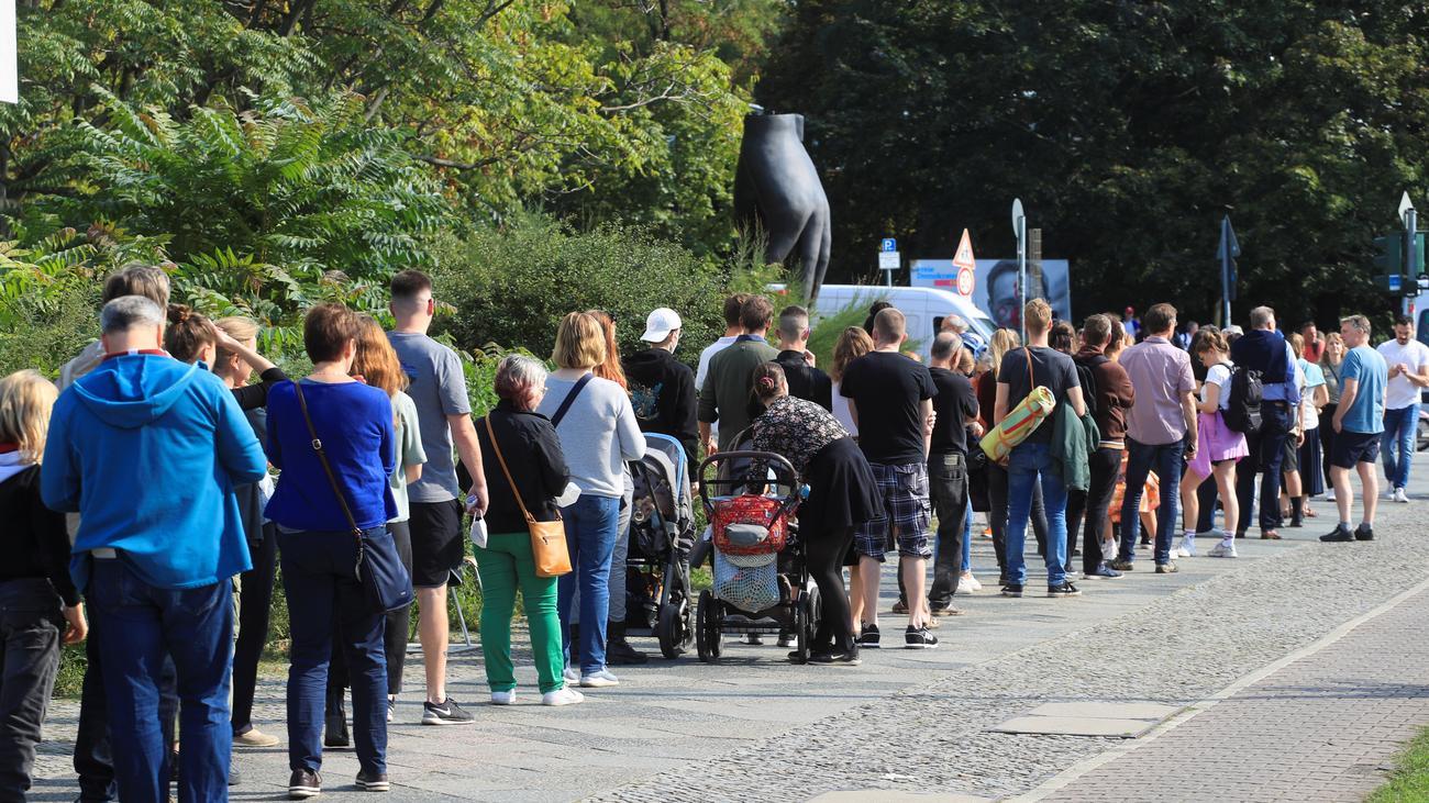 Wahllokale in Berlin Schwierigkeiten bei der Stimmabgabe in Berlin