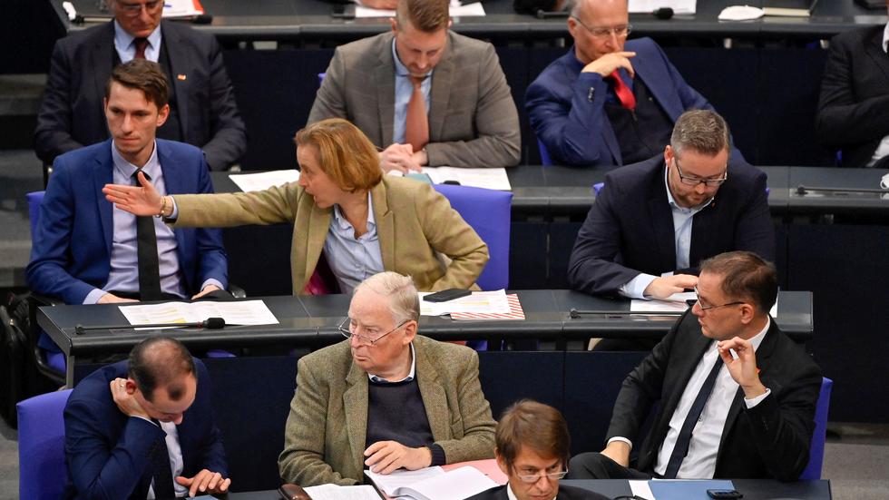 Bundestag: Unionsfraktion muss künftig neben der AfD sitzen | ZEIT ONLINE