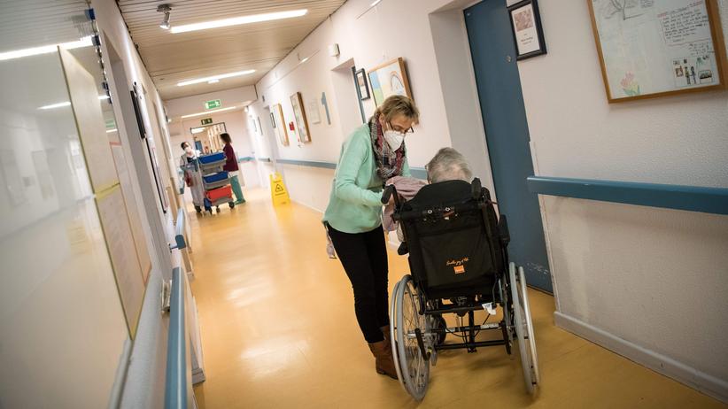Pflegebonus: Gesundheitsministerium plant Corona-Bonus für Altenpfleger
