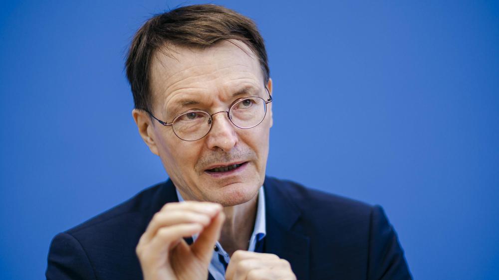 Karl Lauterbach: Bundesgesundheitsminister plant Anhebung der  Krankenkassenbeitrge | DIE ZEIT