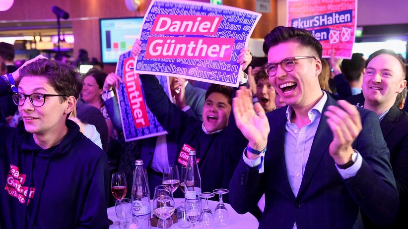 Landtagswahl in Schleswig-Holstein: CDU legt 11 Prozent zu, SPD verliert 11 Prozent, Grüne bei 18 Prozent