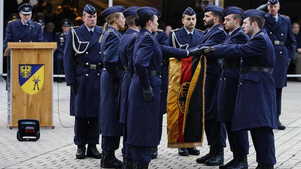 Bundeswehr: Bundeswehrgeneral fordert mehr Anstrengungen im Werben um ...