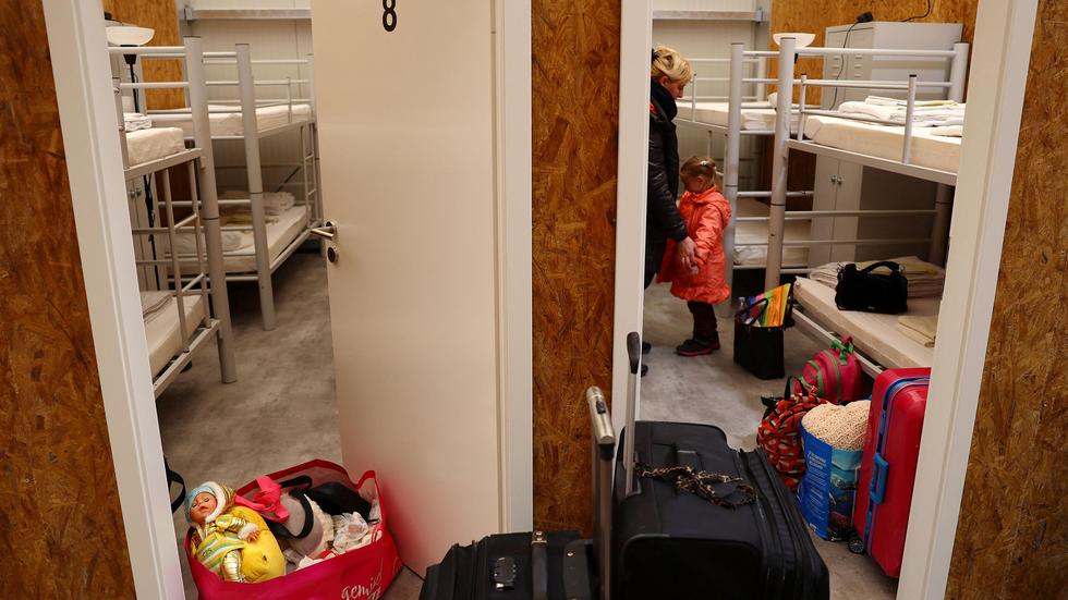 Flüchtlingspolitik: Eine temporäre Unterkunft für Geflüchtete in Hanau