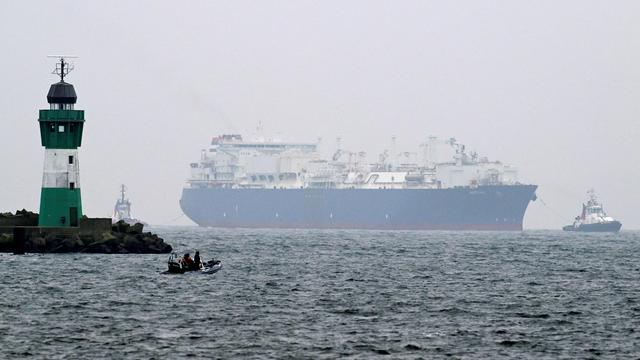 LNG-Beschleunigungsgesetz: Bundeskabinett schreibt Hafen Mukran als LNG-Standort in Gesetz fest