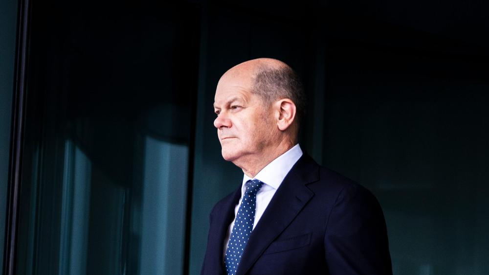 ZDF-"Politbarometer": Bundeskanzler Olaf Scholz im Juli in Berlin: Mehr als die Hälfte der Teilnehmer der ZDF-Umfrage äußerte sich kritisch über ihn.