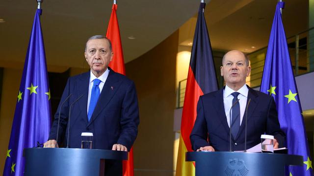 Recep Tayyip Erdoğan in Berlin: Scholz betont vor Erdoğan das Selbstverteidigungsrecht Israels