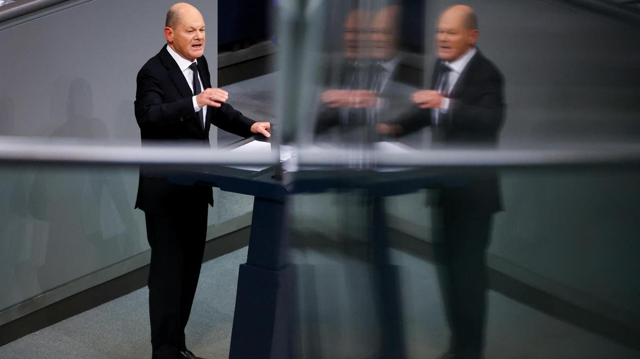 Bundestag: Friedrich Merz und Olaf Scholz treffen bei Generaldebatte