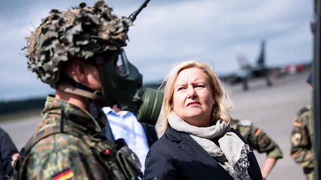 Debatte um Dienstpflicht: Wehrbeauftragte fordert "Gesellschaftsdienst" bei der Bundeswehr